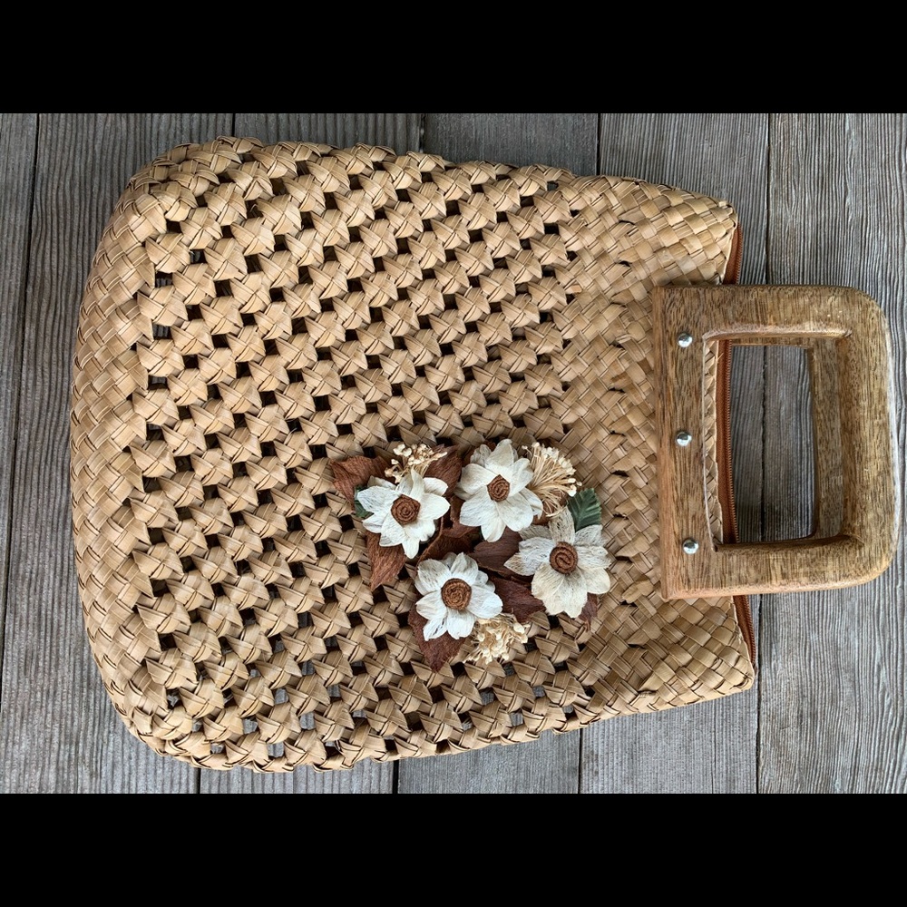 Handmade raffia handbag